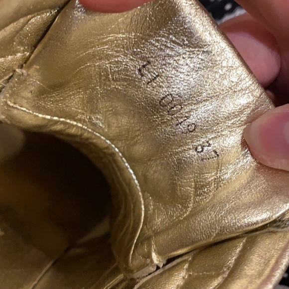 Authentic Louis Vuitton sneakers - Picture 5 of 7